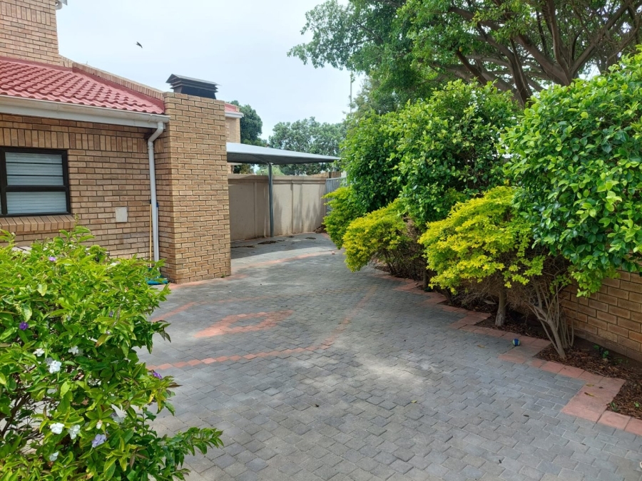 4 Bedroom Property for Sale in Hartenbos Central Western Cape